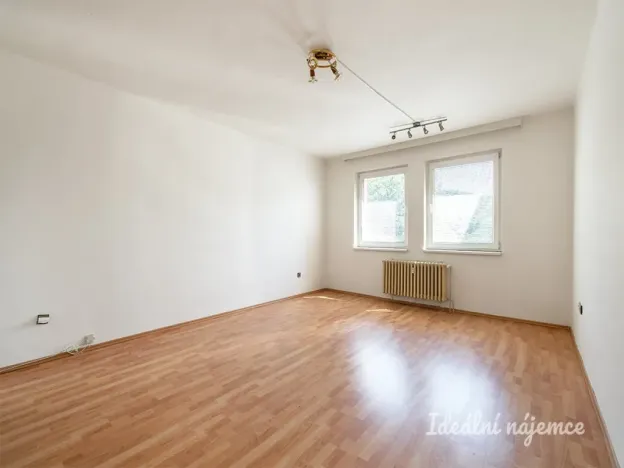 Pronájem bytu 1+kk, Praha - Zbraslav, Spojařů, 45 m2