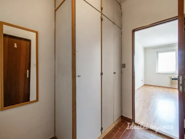 Pronájem bytu 1+kk, Praha - Zbraslav, Spojařů, 45 m2