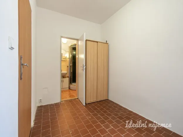 Pronájem bytu 1+kk, Praha - Zbraslav, Spojařů, 45 m2