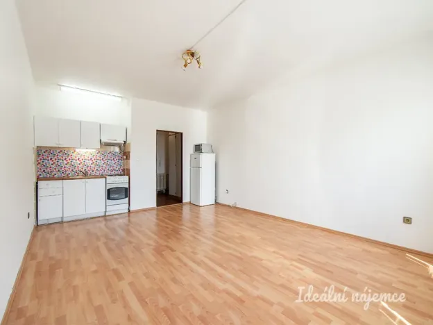 Pronájem bytu 1+kk, Praha - Zbraslav, Spojařů, 45 m2