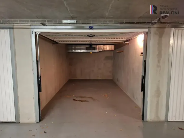 Pronájem garáže, Praha - Stodůlky, Archeologická, 16 m2