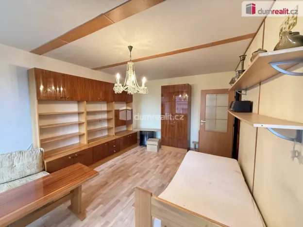 Prodej bytu 1+1, Králův Dvůr, Nad Stadionem, 37 m2