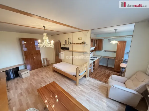 Prodej bytu 1+1, Králův Dvůr, Nad Stadionem, 37 m2