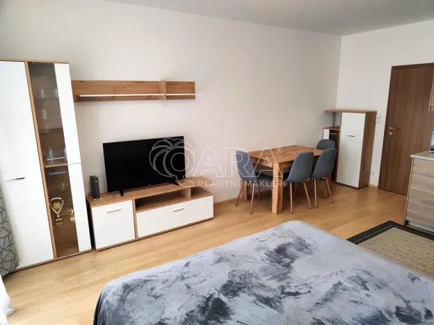 Pronájem bytu 1+kk, Praha - Stodůlky, náměstí Junkových, 32 m2