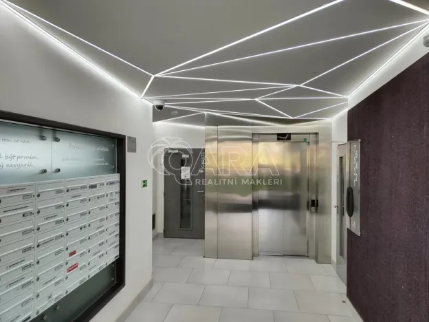 Pronájem bytu 1+kk, Praha - Stodůlky, náměstí Junkových, 32 m2