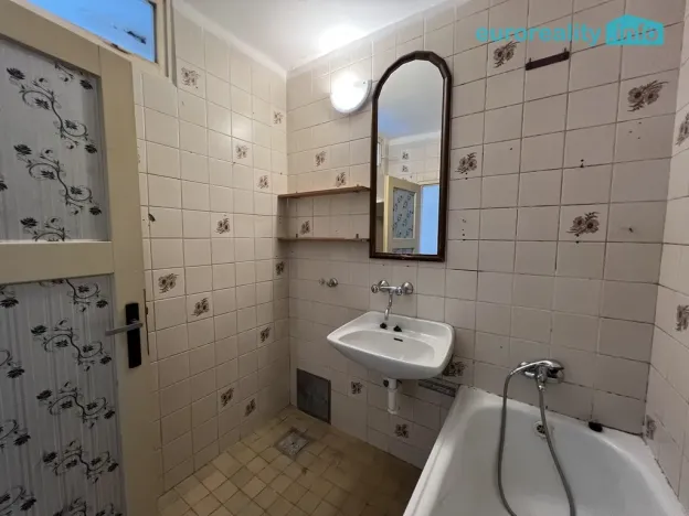 Prodej bytu 2+1, Ostrov, Štúrova, 70 m2