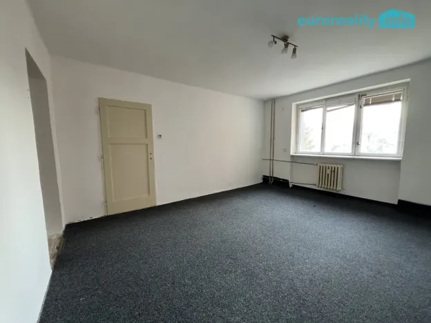 Prodej bytu 2+1, Ostrov, Štúrova, 70 m2