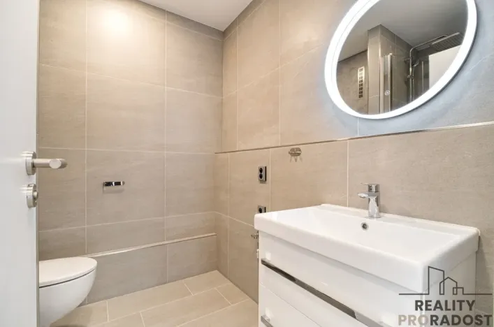 Pronájem bytu 2+kk, Ostrava - Moravská Ostrava, Varenská, 36 m2