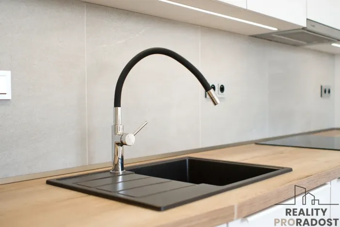 Pronájem bytu 2+kk, Ostrava - Moravská Ostrava, Varenská, 36 m2