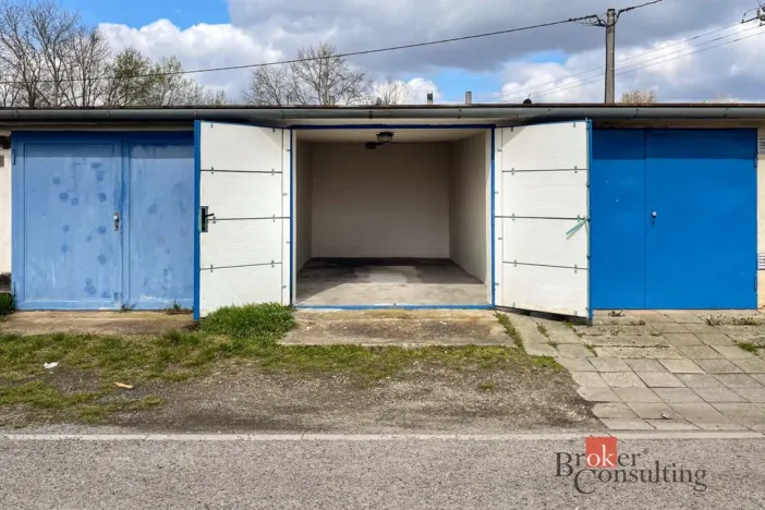 Prodej garáže, Břeclav - Poštorná, Hlavní, 18 m2
