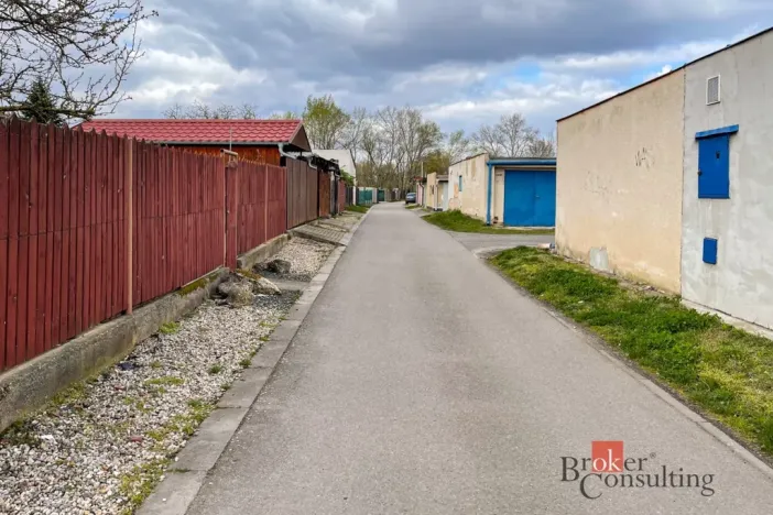 Prodej garáže, Břeclav - Poštorná, Hlavní, 18 m2