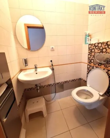 Pronájem kanceláře, České Budějovice, Hroznová, 27 m2