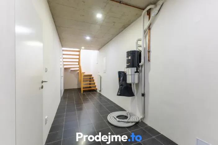 Prodej rodinného domu, Praha - Kobylisy, Třeboradická, 150 m2