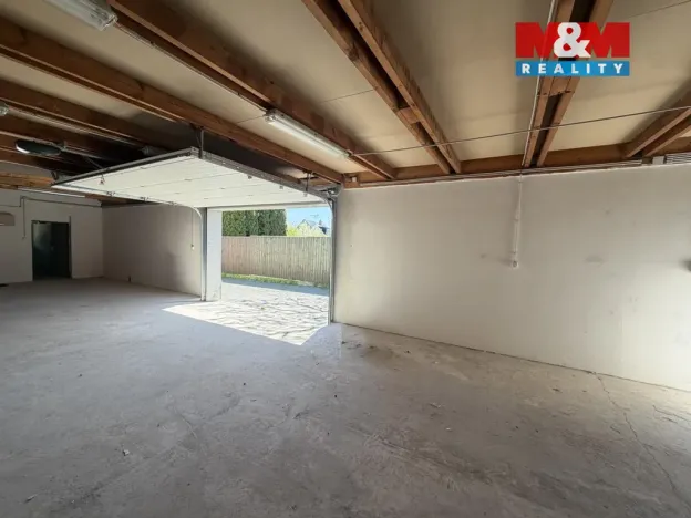 Pronájem skladu, Spořice, 179 m2