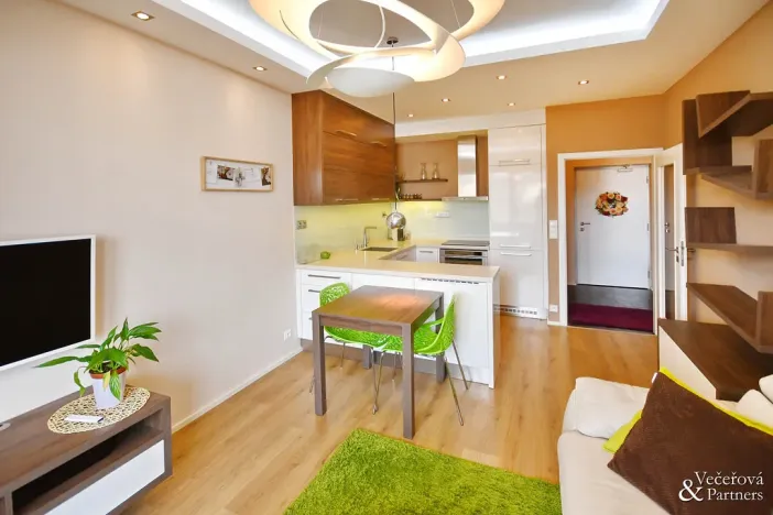 Pronájem bytu 2+kk, Praha - Hlubočepy, Geologická, 41 m2