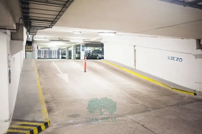 Pronájem garážového stání, Praha - Podolí, Milevská, 14 m2