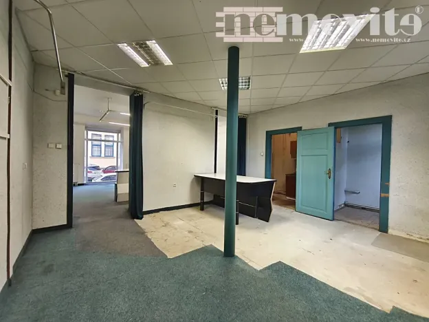 Pronájem obchodního prostoru, Pardubice, Za Pasáží, 73 m2