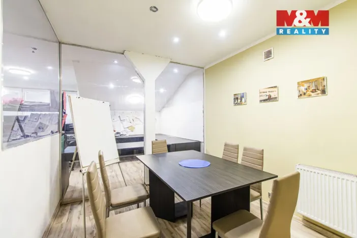 Prodej obchodního prostoru, Ostrava - Hulváky, Varšavská, 140 m2