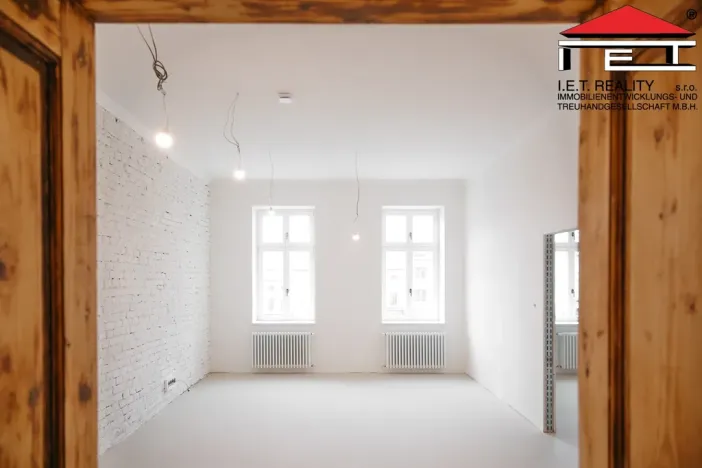 Prodej atypického bytu, Frýdek-Místek, Zámecké nám., 405 m2