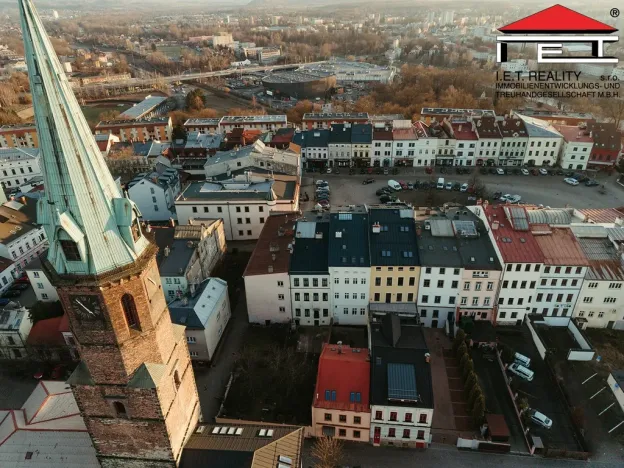 Prodej atypického bytu, Frýdek-Místek, Zámecké nám., 405 m2