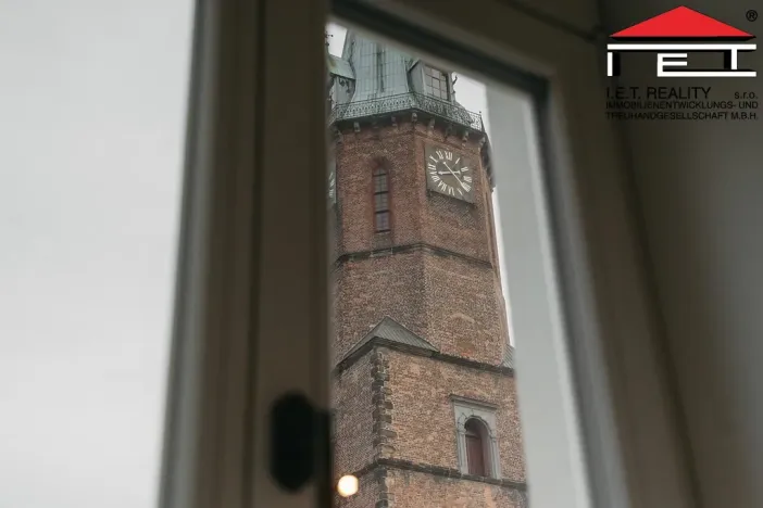 Prodej atypického bytu, Frýdek-Místek, Zámecké nám., 405 m2