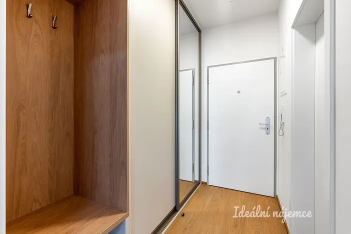 Pronájem bytu 1+kk, Praha - Vysočany, Gerstelova, 35 m2