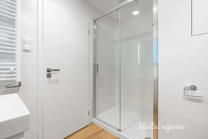 Pronájem bytu 1+kk, Praha - Vysočany, Gerstelova, 35 m2