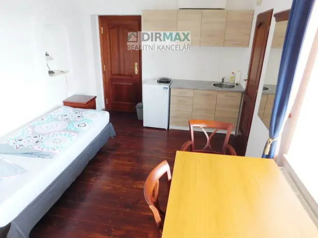 Pronájem bytu 1+kk, Plzeň - Valcha, Dobřanská, 34 m2