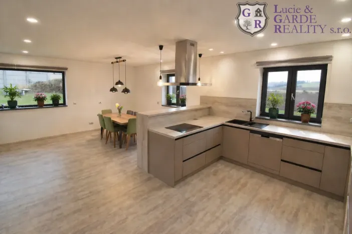 Prodej rodinného domu, Chabeřice, 160 m2