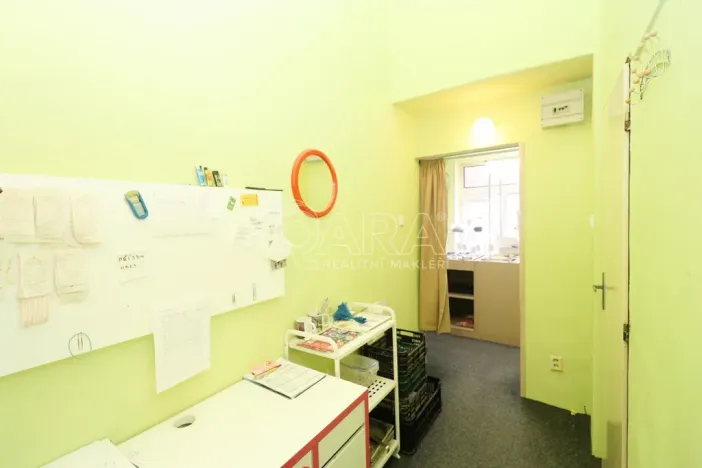 Pronájem obchodního prostoru, Praha - Břevnov, Bělohorská, 32 m2