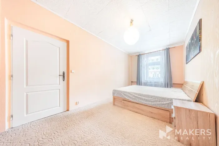 Pronájem bytu 2+1, Karlovy Vary, Vítězná, 70 m2