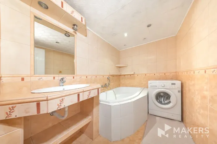 Pronájem bytu 2+1, Karlovy Vary, Vítězná, 70 m2