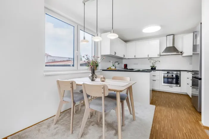 Prodej vícegeneračního domu, Praha - Horní Počernice, Čechurova, 365 m2