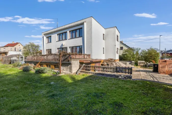 Prodej vícegeneračního domu, Praha - Horní Počernice, Čechurova, 365 m2