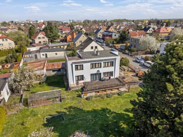 Prodej vícegeneračního domu, Praha - Horní Počernice, Čechurova, 365 m2