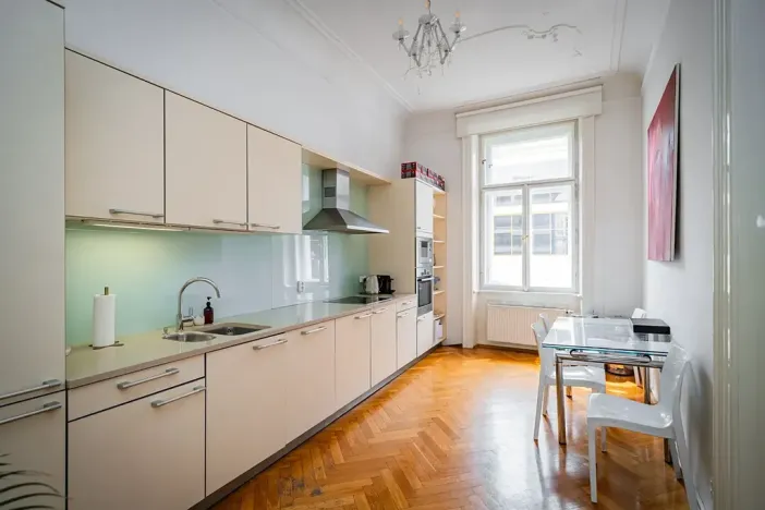 Pronájem kanceláře, Praha - Staré Město, Na Perštýně, 197 m2