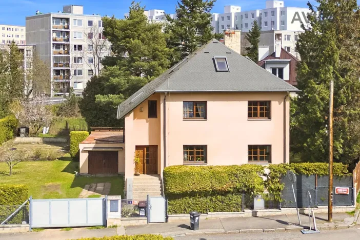 Prodej rodinného domu, Praha - Hloubětín, Poříčanská, 269 m2