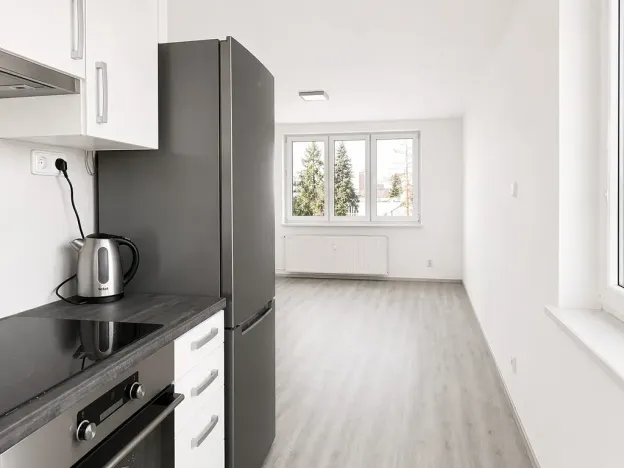 Pronájem bytu 1+kk, Zlín, Hluboká, 37 m2