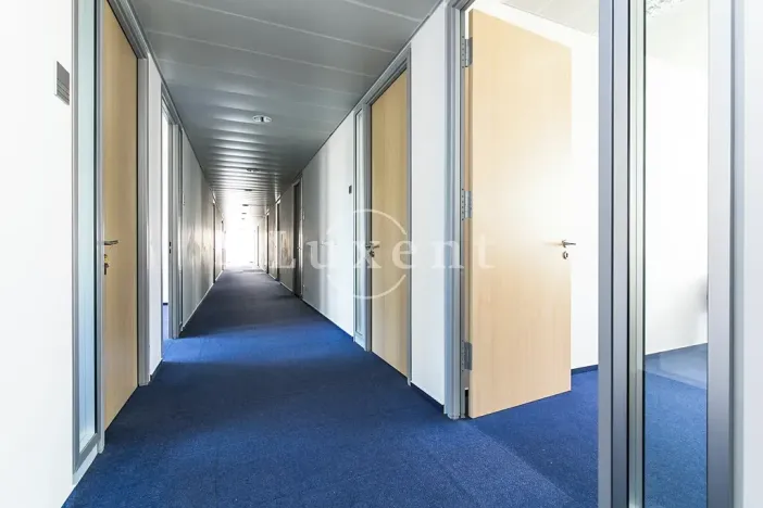 Pronájem kanceláře, Praha - Jinonice, Pekařská, 393 m2