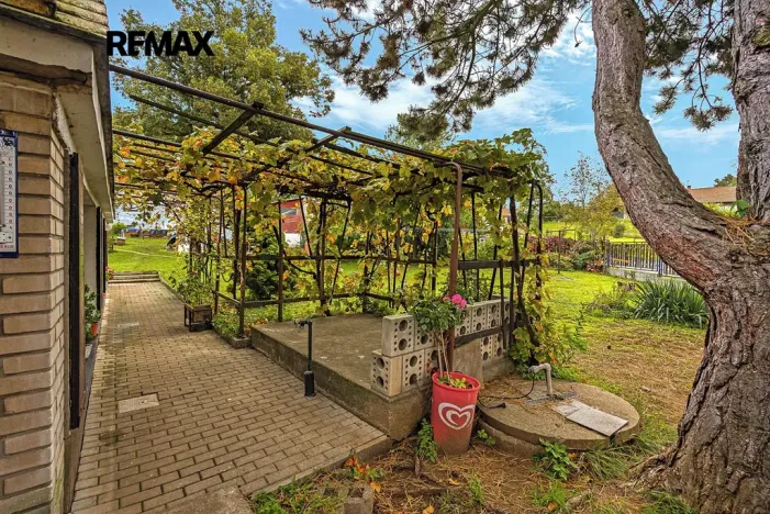 Prodej rodinného domu, Zlosyň, 307 m2