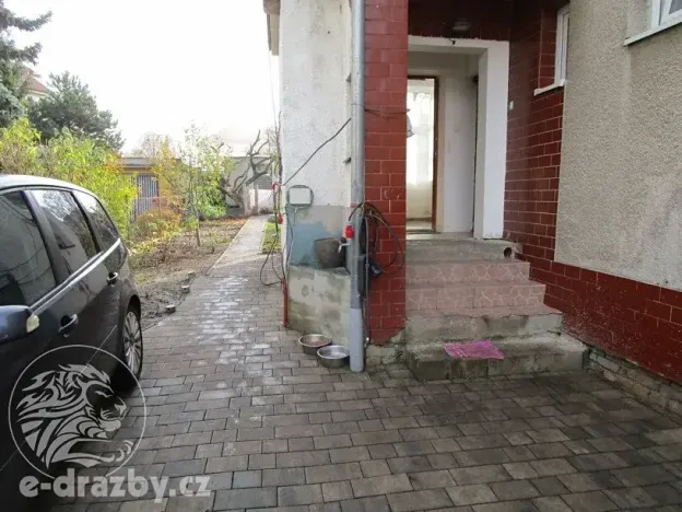 Dražba vícegeneračního domu, Praha - Letňany, Vamberská, 246 m2