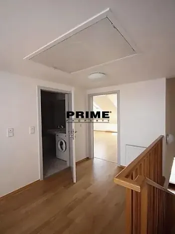 Pronájem kanceláře, Praha - Smíchov, Štefánikova, 168 m2