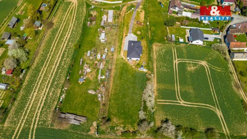 Prodej pozemku pro bydlení, Týn nad Vltavou - Hněvkovice na levém břehu Vltavy, 1869 m2