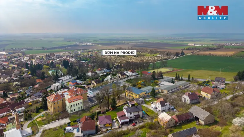 Prodej rodinného domu, Dobrovice, Komenského, 431 m2