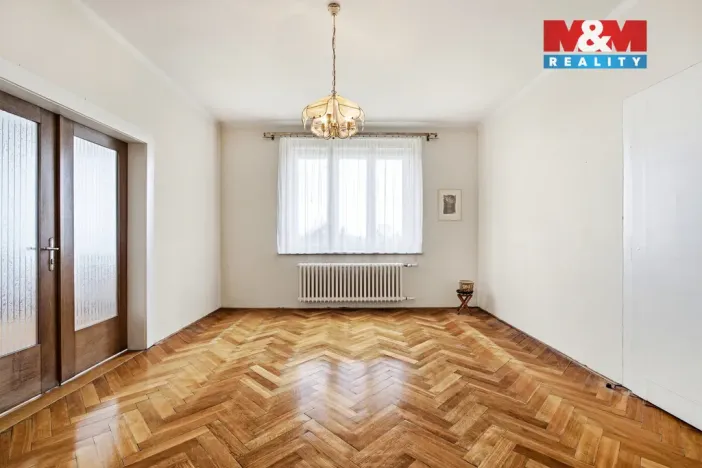 Prodej rodinného domu, Dobrovice, Komenského, 431 m2