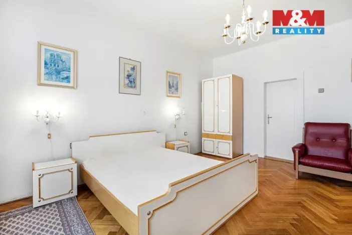 Prodej rodinného domu, Dobrovice, Komenského, 431 m2