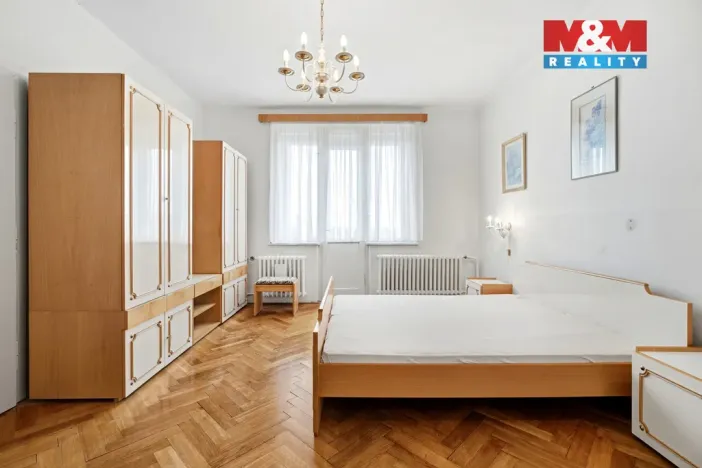 Prodej rodinného domu, Dobrovice, Komenského, 431 m2