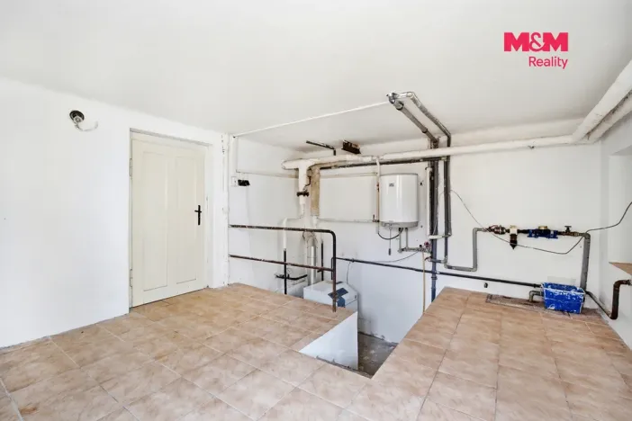Prodej rodinného domu, Dobrovice, Komenského, 431 m2