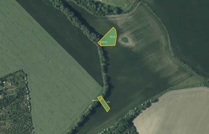 Prodej pole, Děčany, 21295 m2