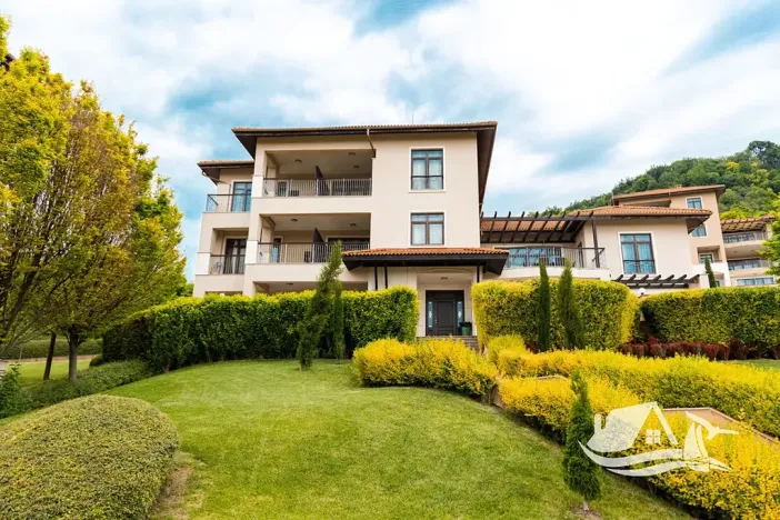 Prodej bytu 4+kk, Topola, Bulharsko, 188 m2